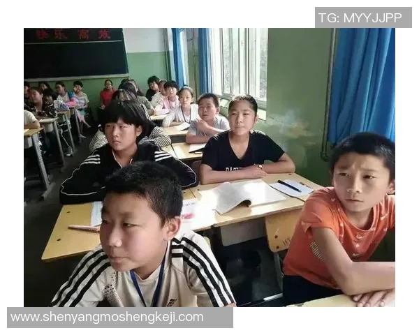 足球明星们的帅气步伐瞬间展现魅力与风采的精彩瞬间合集 足球明星们的帅气步伐瞬间展现魅力与风采的精彩瞬间合集