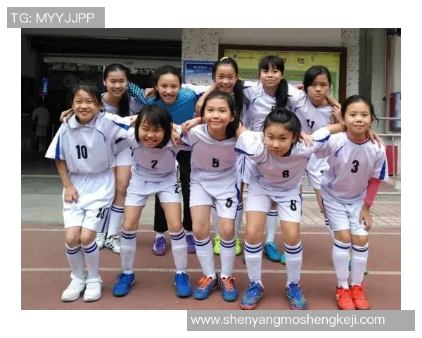 足球明星妻子们的生活揭秘视频展现她们的日常与风采 足球明星妻子们的生活揭秘视频展现她们的日常与风采